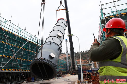 湖南石化技術(shù)升級(jí)改造項(xiàng)目實(shí)現(xiàn)新年“開(kāi)門(mén)紅”，首批關(guān)鍵大件設(shè)備成功吊裝就位